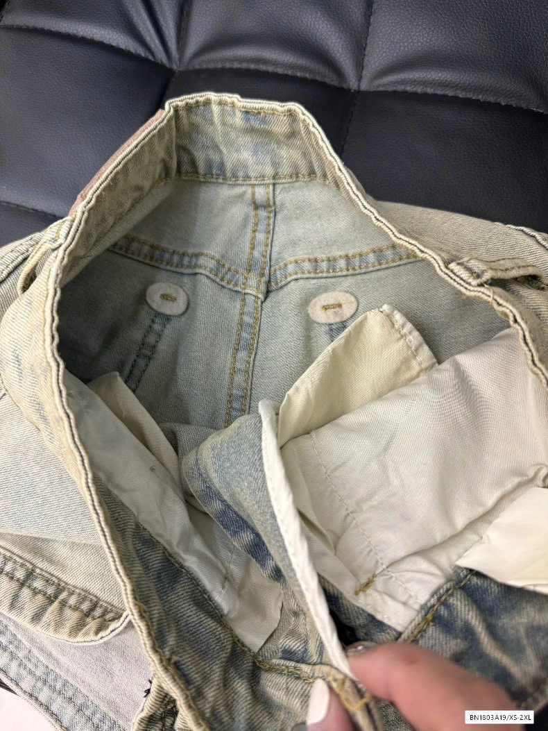 SHORT JEANS TÚI KHÓA SAU