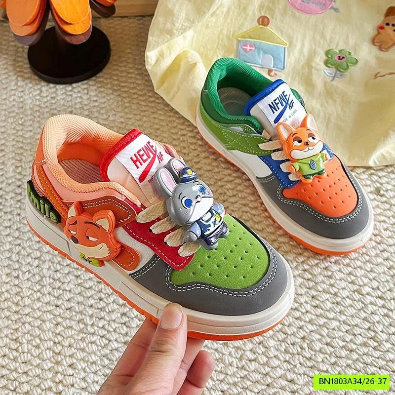 GIÀY THỂ THAO GẮN STICKER ZOOTOPIA