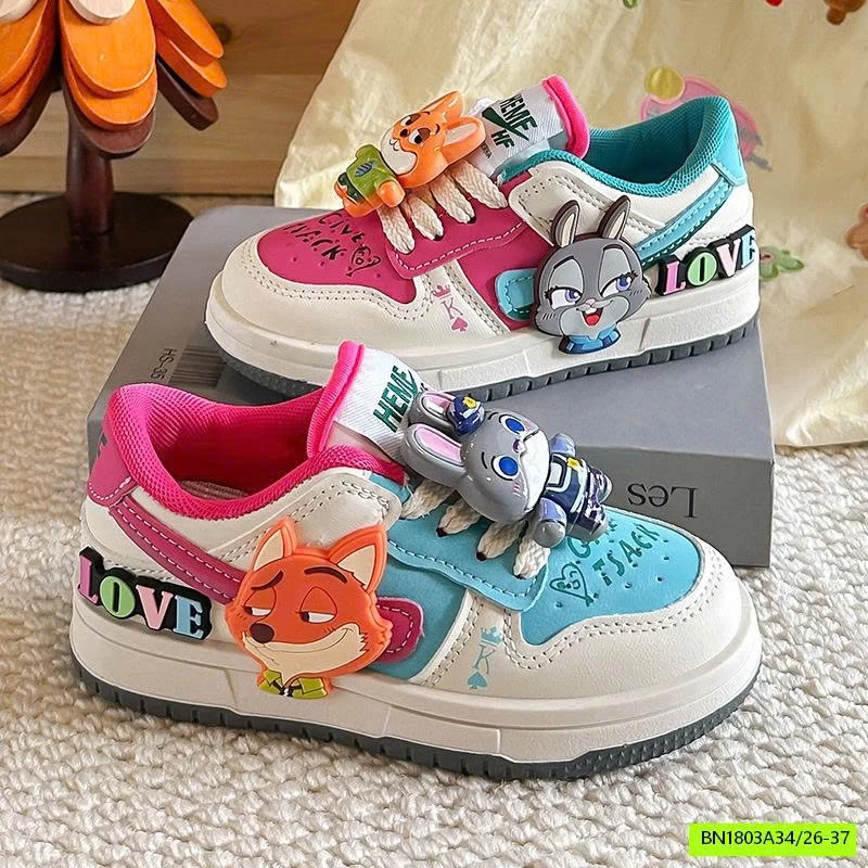 GIÀY THỂ THAO GẮN STICKER ZOOTOPIA