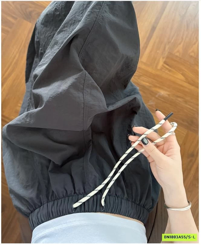 CHÂN VÁY GIÓ THỂ THAO