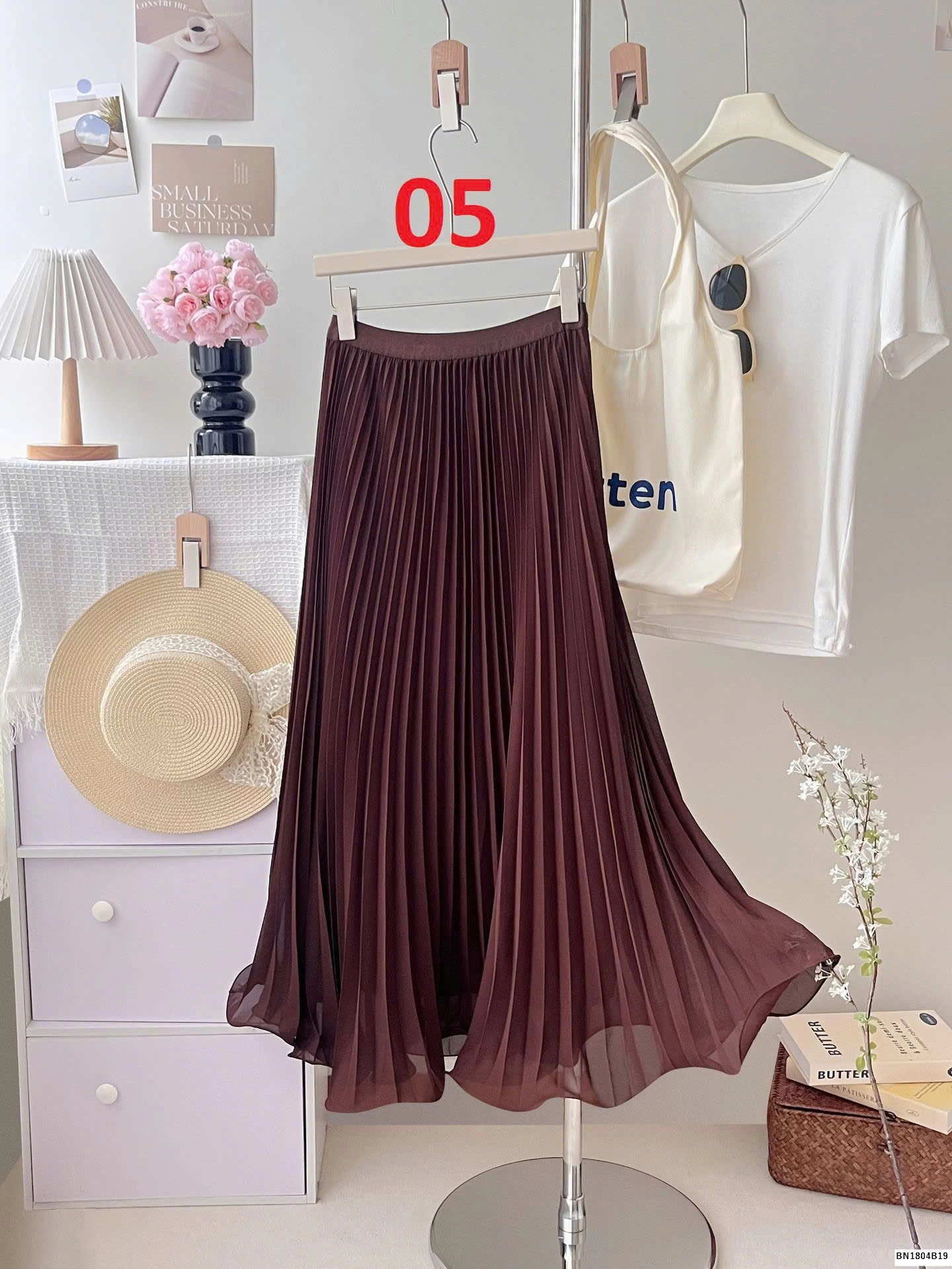 CHÂN VÁY XẾP LY ĐUÔI XÒE