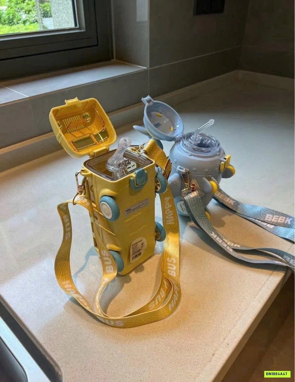 BÌNH NƯỚC MÁY BAY OTO CHO BÉ