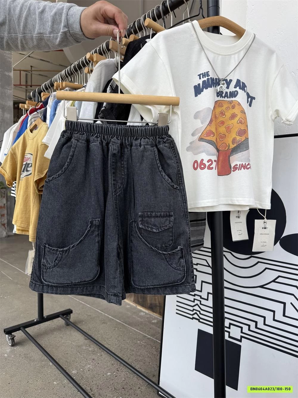 SHORT JEANS TÚI NỔI