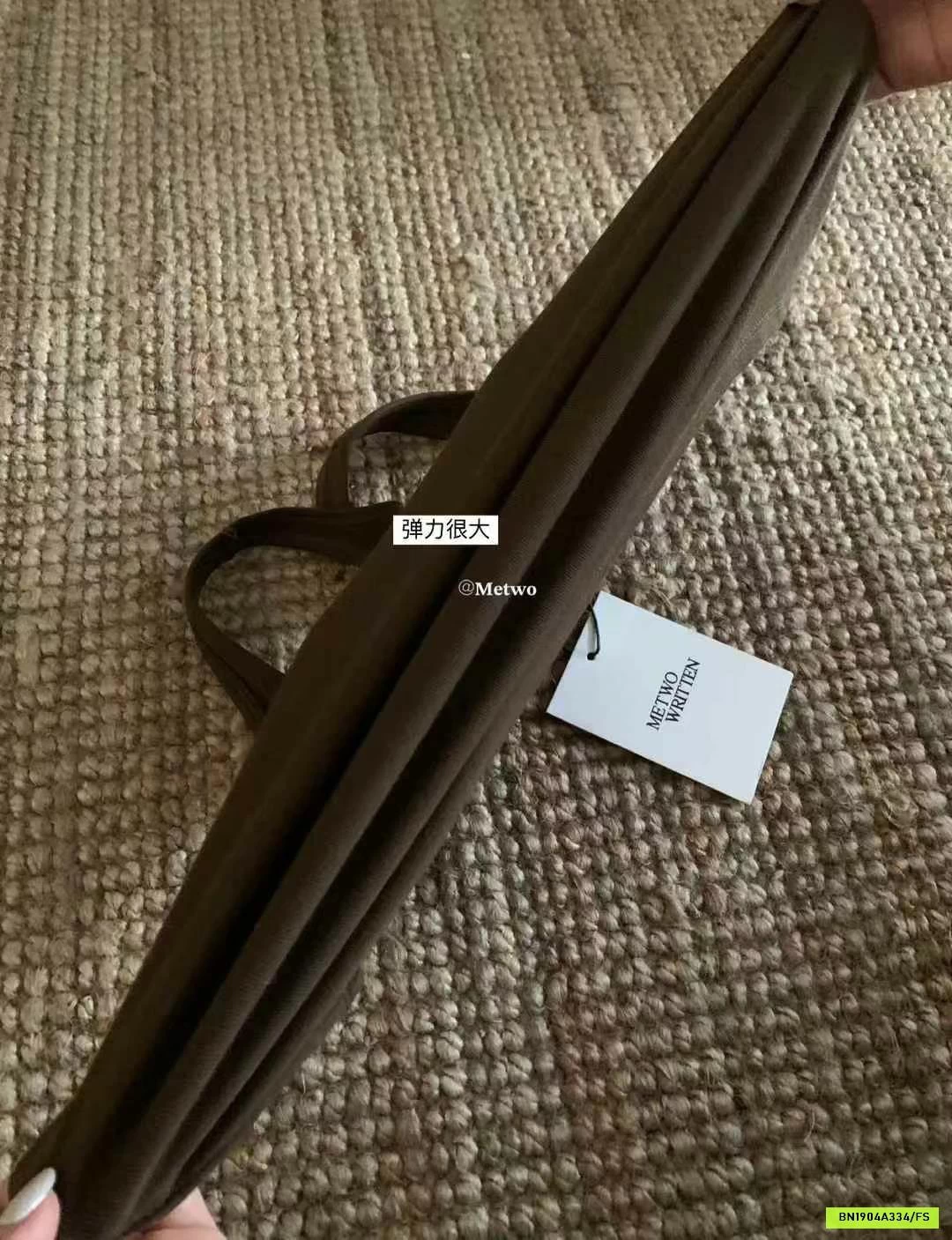 ÁO 3 LỖ CỔ YẾM METWO