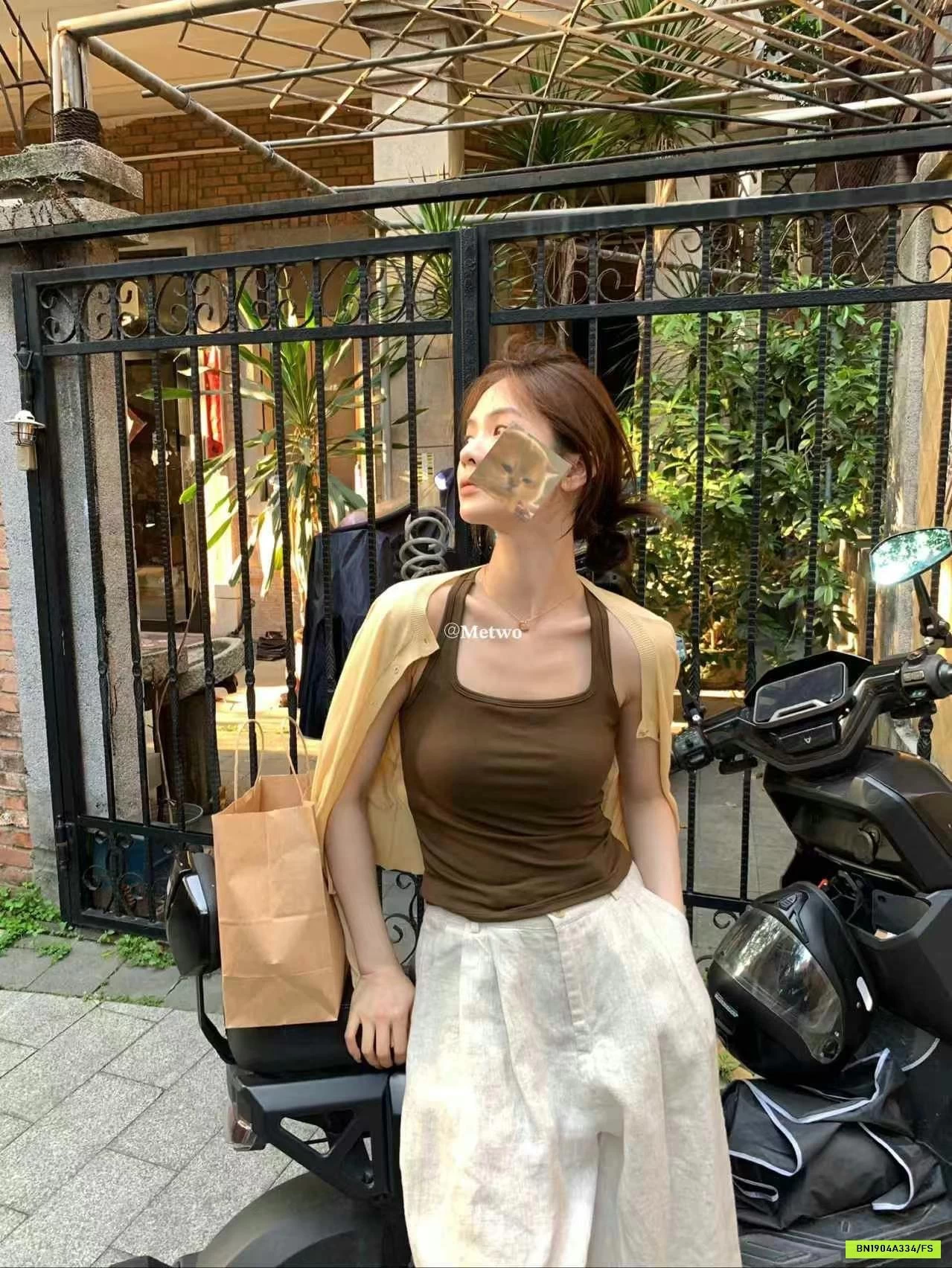 ÁO 3 LỖ CỔ YẾM METWO