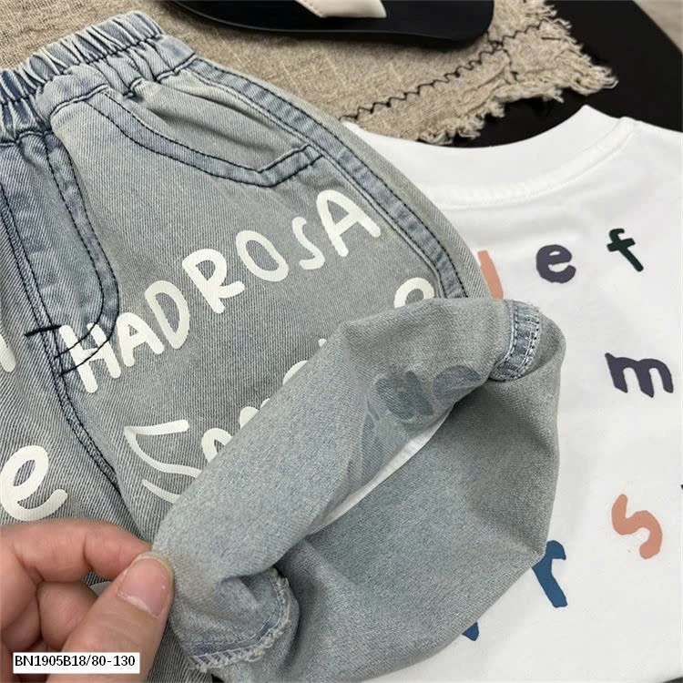 QUẦN JEAN IN CHỮ TRẮNG