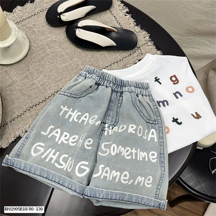 QUẦN JEAN IN CHỮ TRẮNG