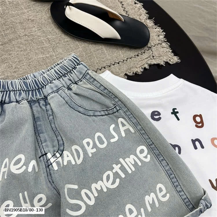 QUẦN JEAN IN CHỮ TRẮNG