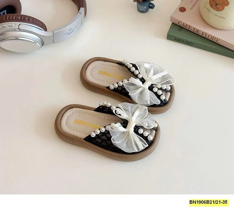 DÉP LÊ QUAI NGỌC TRAI