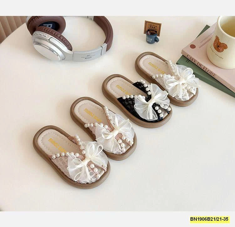 DÉP LÊ QUAI NGỌC TRAI