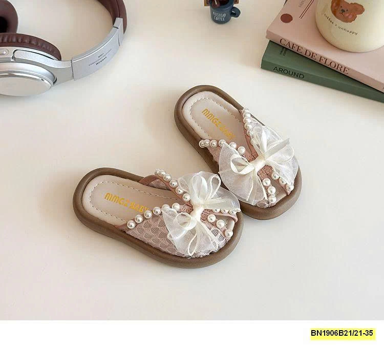 DÉP LÊ QUAI NGỌC TRAI