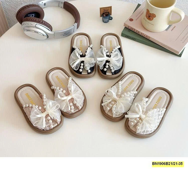 DÉP LÊ QUAI NGỌC TRAI