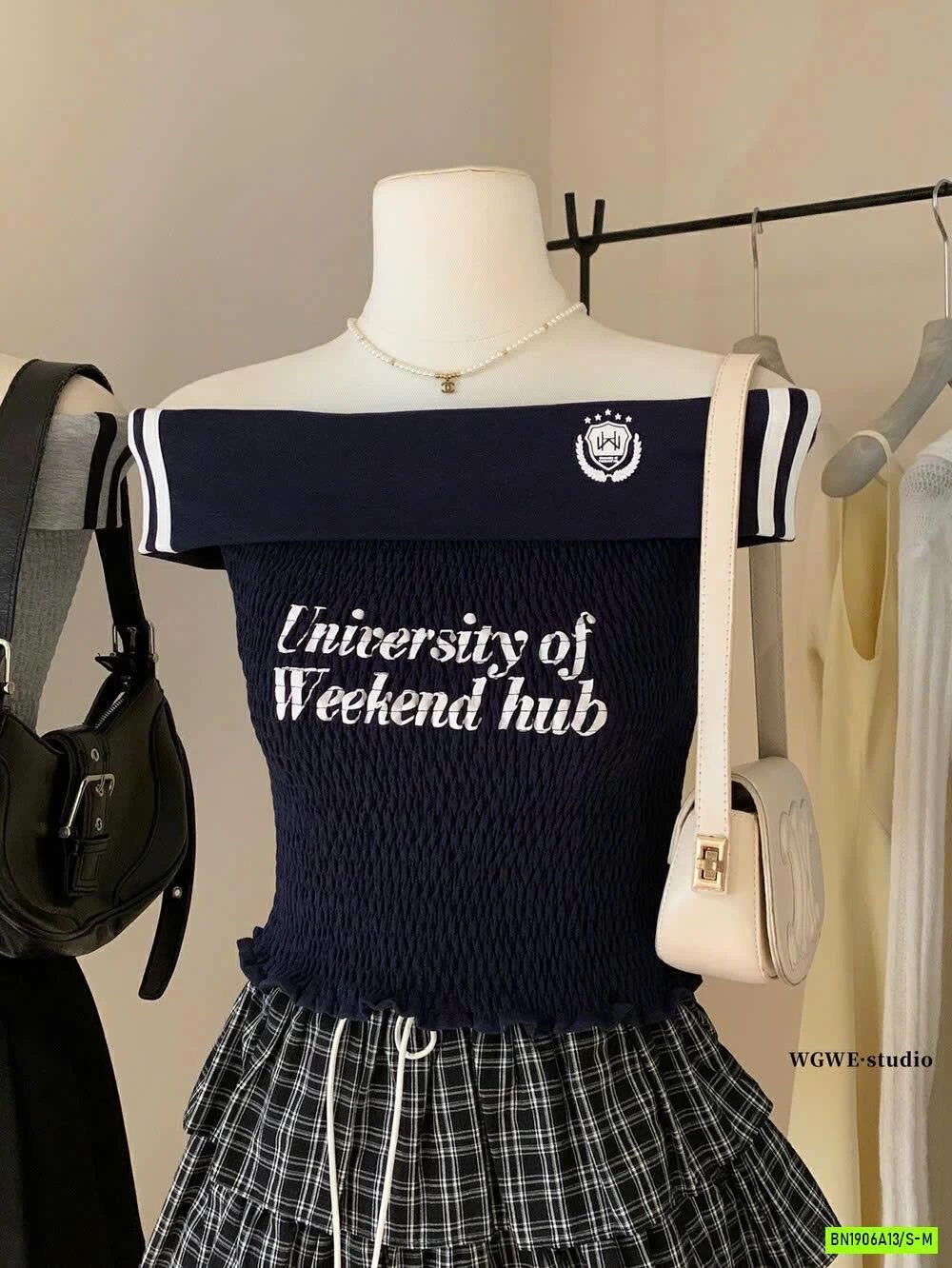 ÁO TRỄ VAI IN CHỮ WGWE