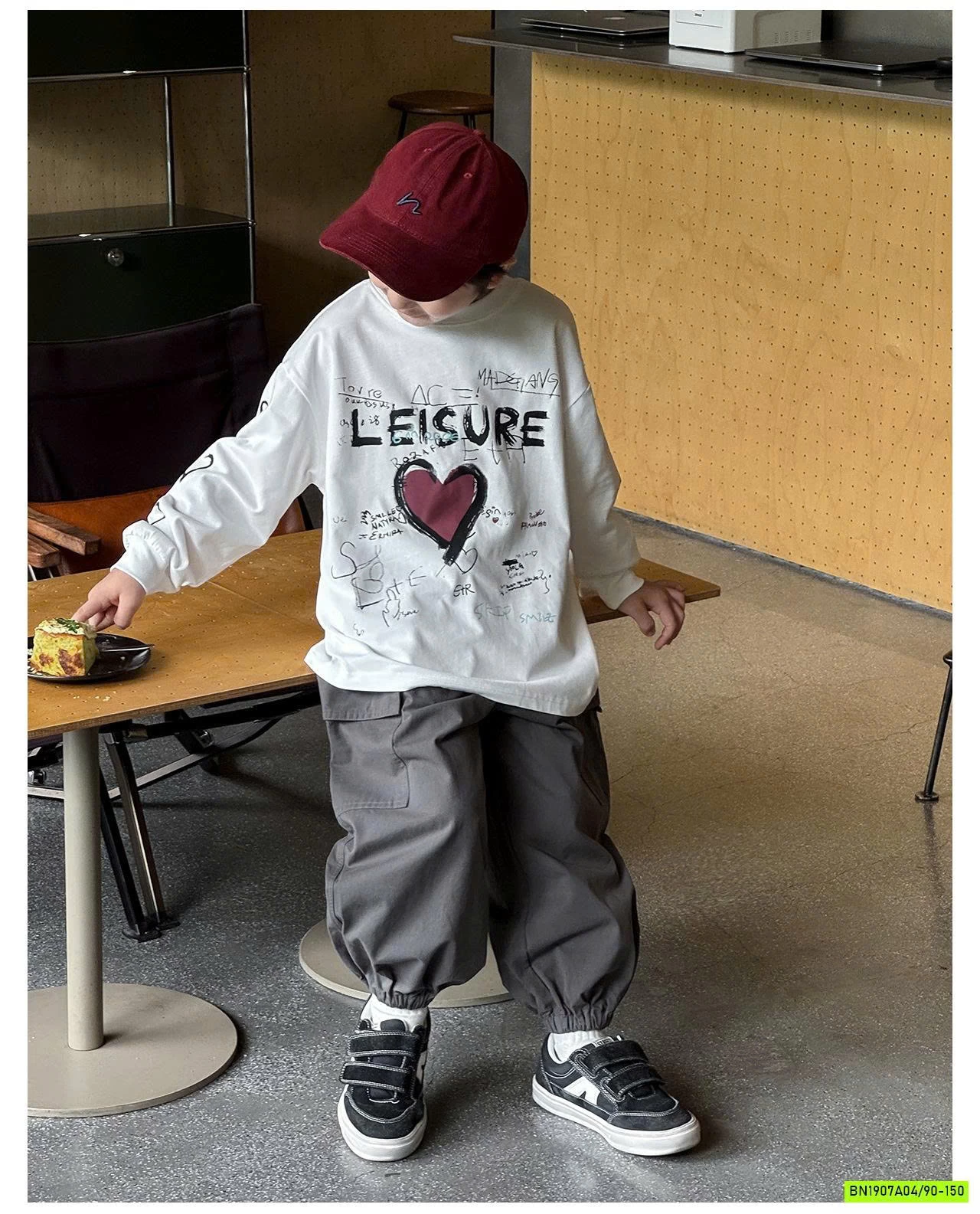 ÁO THUN MỎNG IN TRÁI TIM AQ5018