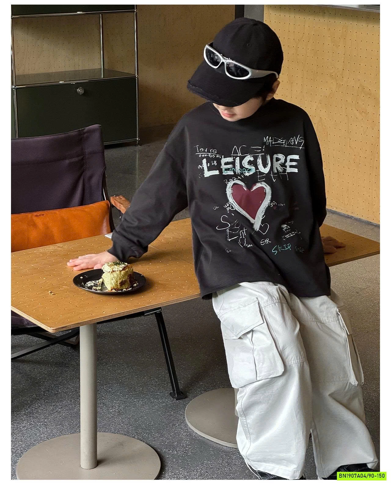 ÁO THUN MỎNG IN TRÁI TIM AQ5018