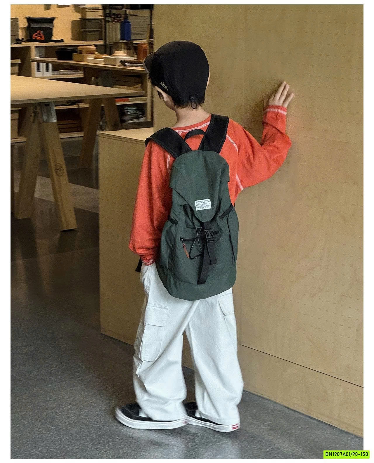 ÁO THUN VIỀN CHỈ NỔI IN CHỮ AQ5049