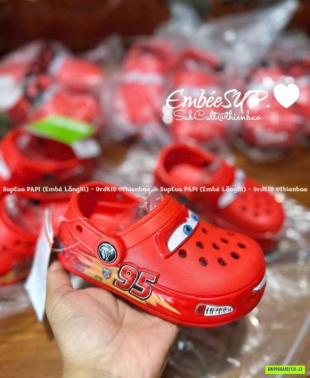 CROCS XE CHIẾN ĐỎ