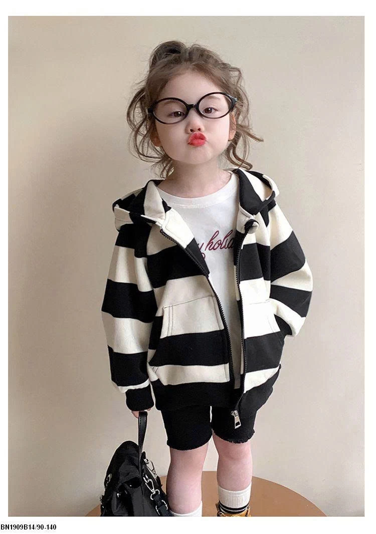 HOODIE THỎ NÂU KẺ NGANG ĐEN TRẮNG