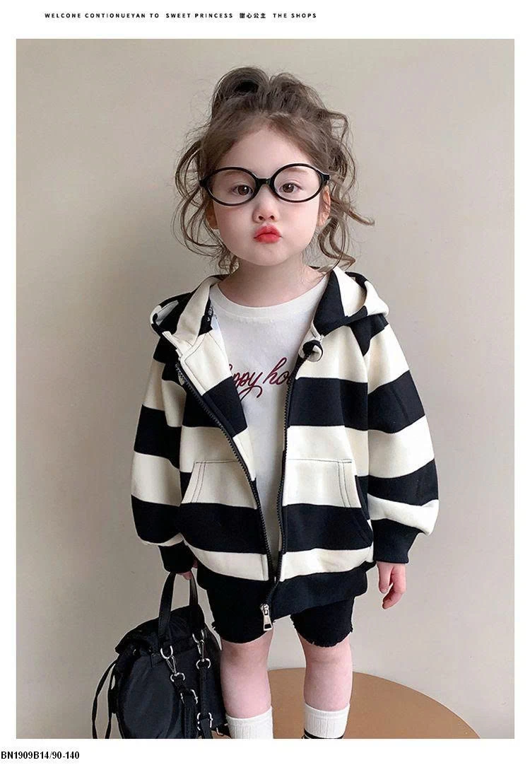 HOODIE THỎ NÂU KẺ NGANG ĐEN TRẮNG