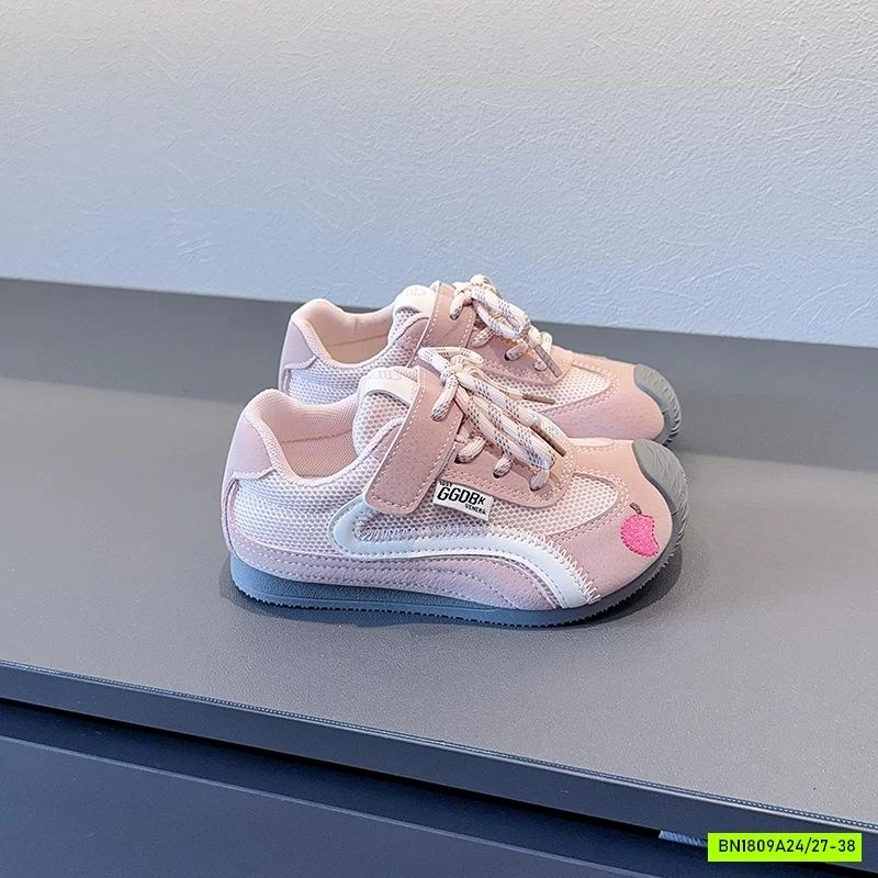 GIÀY THỂ THAO PHỐI MÀU THÊU HÌNH