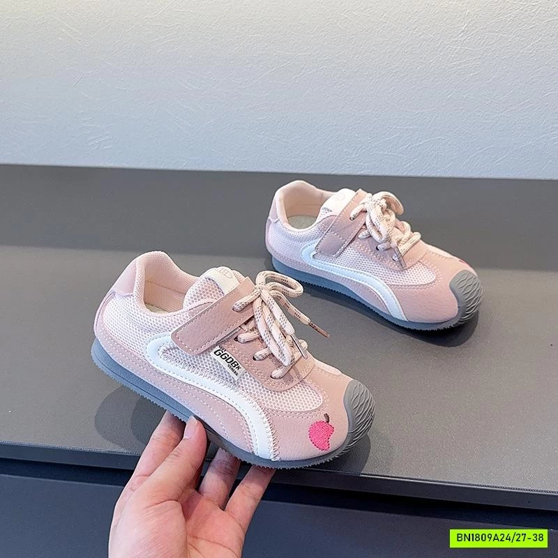 GIÀY THỂ THAO PHỐI MÀU THÊU HÌNH