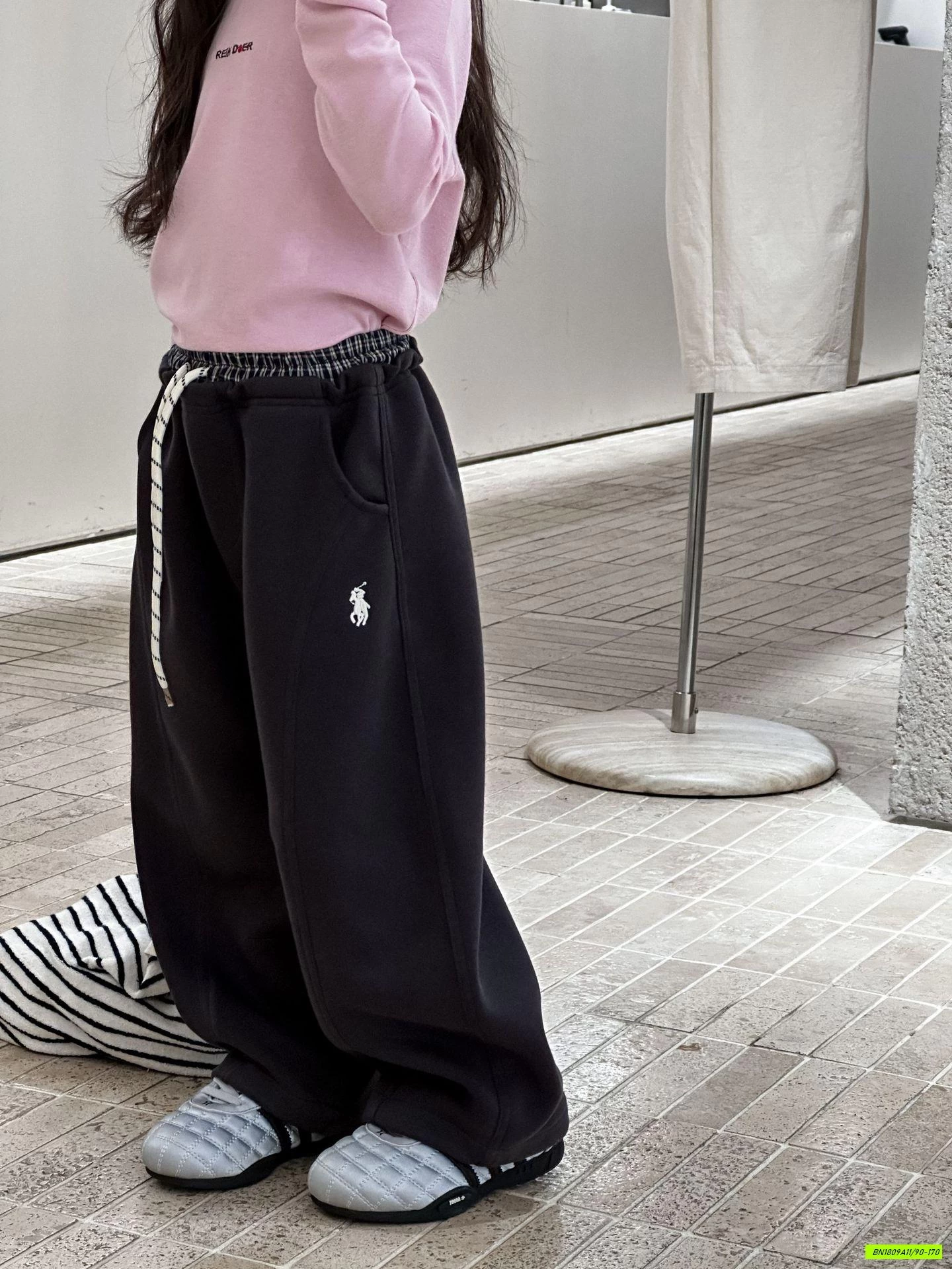 QUẦN NỈ SUÔNG 25G064 GÂN TRƯỚC AMBB