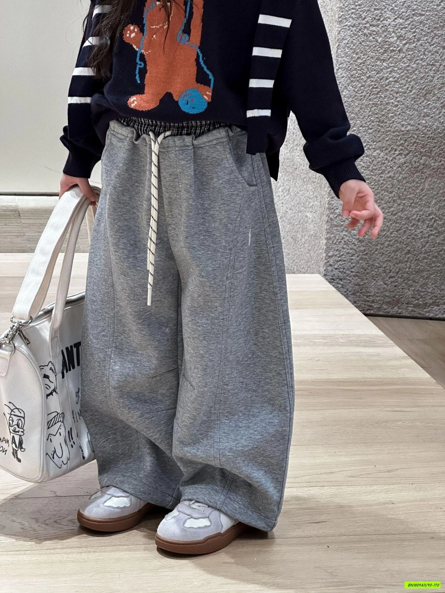 QUẦN NỈ SUÔNG 25G064 GÂN TRƯỚC AMBB