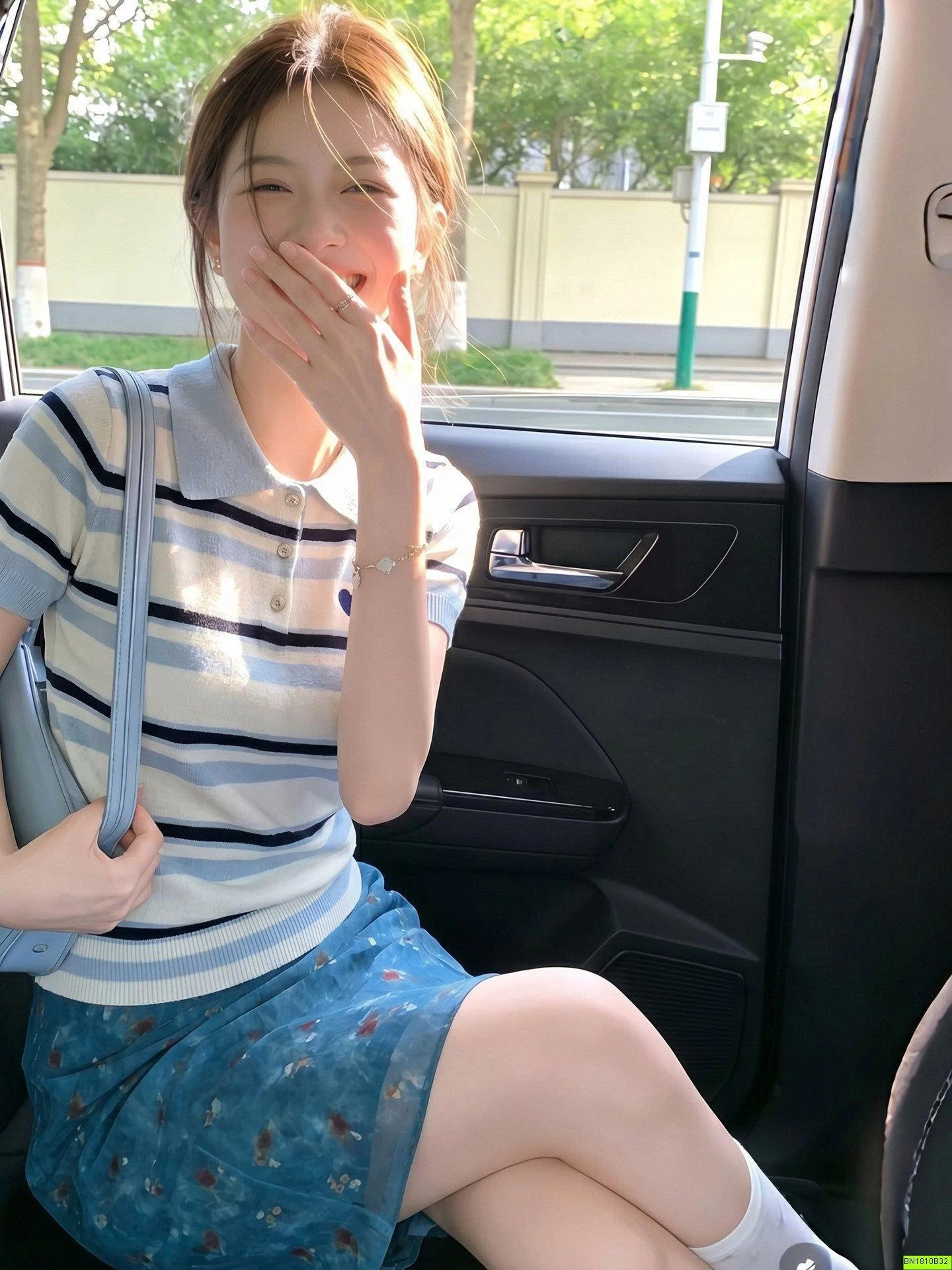 ÁO LEN KẺ MỎNG CỔ POLO