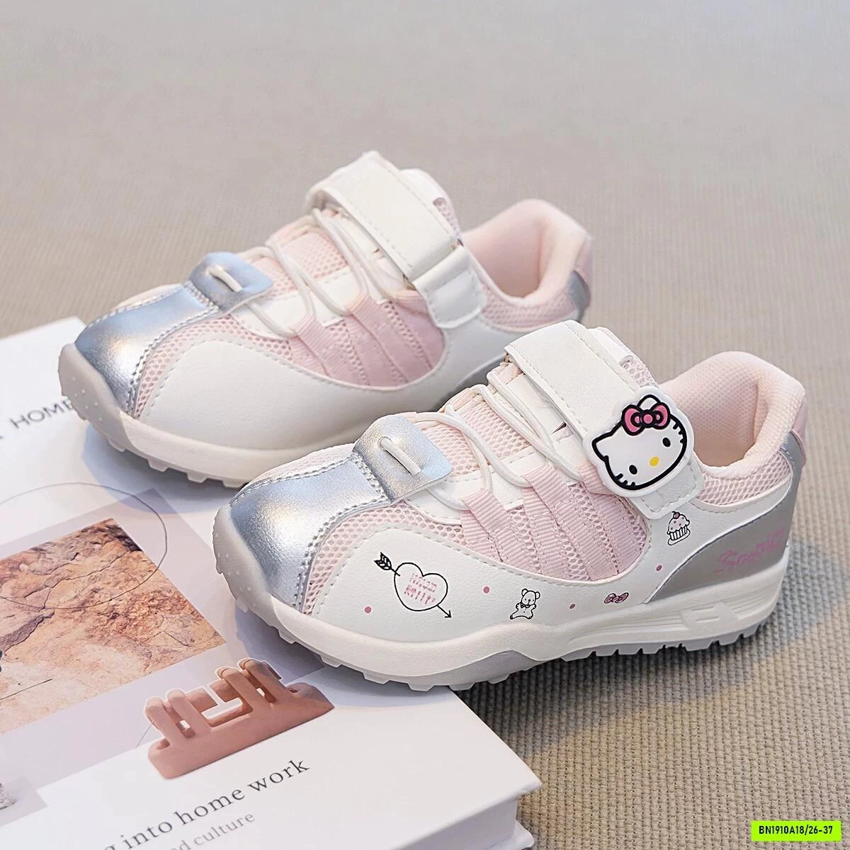 GIÀY THỂ THAO KITTY THÔNG HƠI