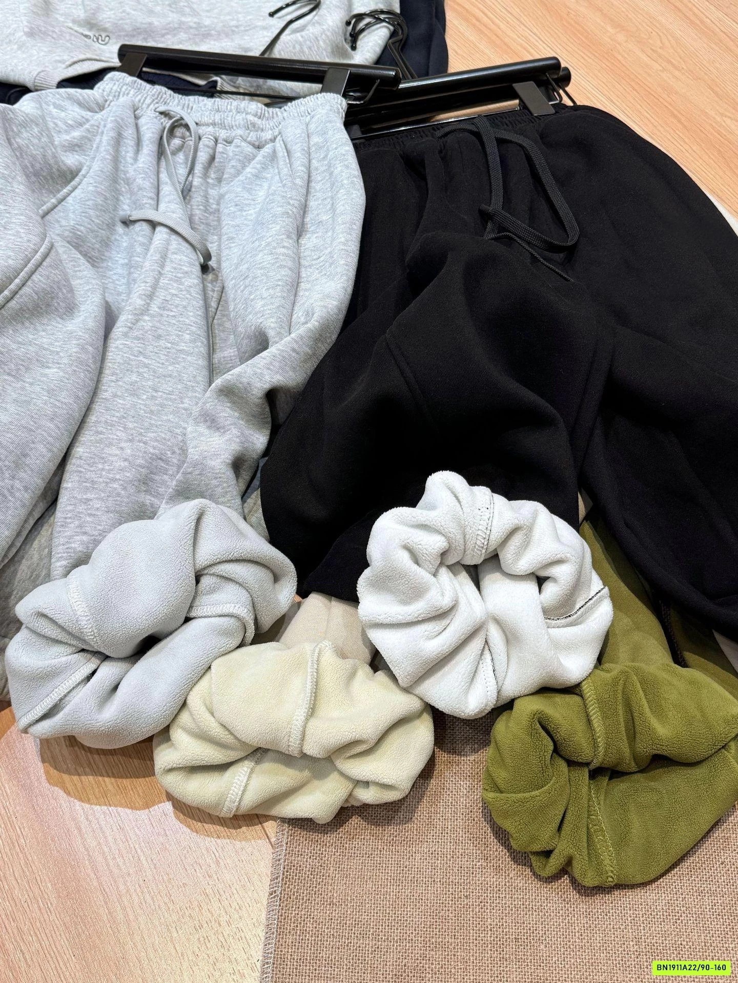 QUẦN NỈ LÓT LÔNG CỪU GÂN TRƯỚC