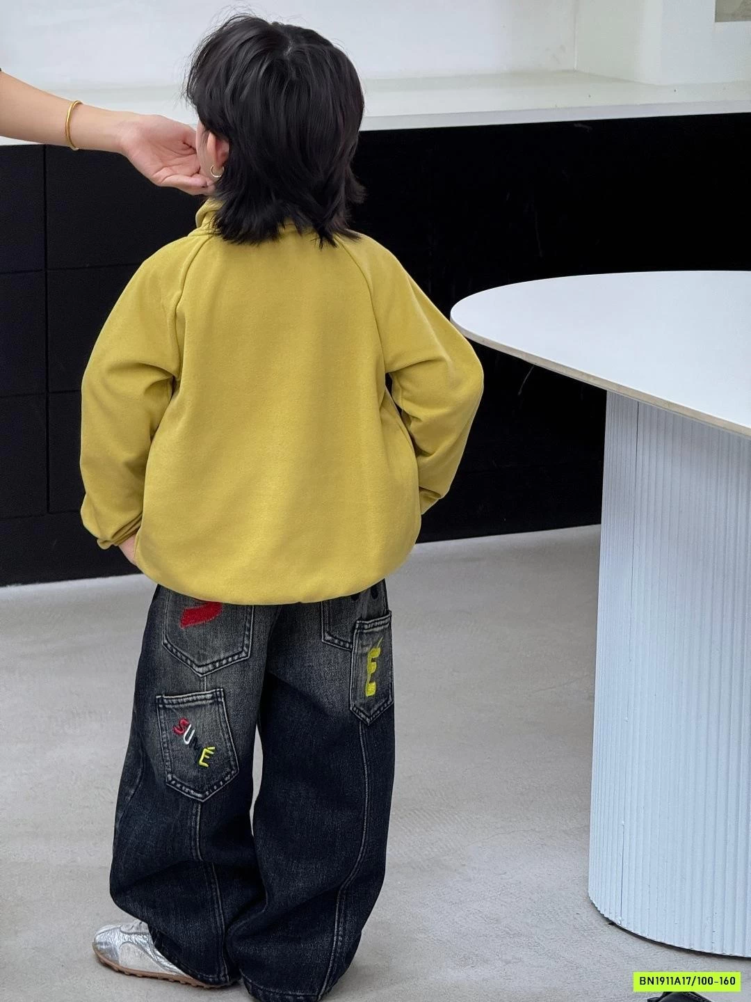 JEANS SUÔNG THÊU CHỮ LÓT LÔNG CỪU