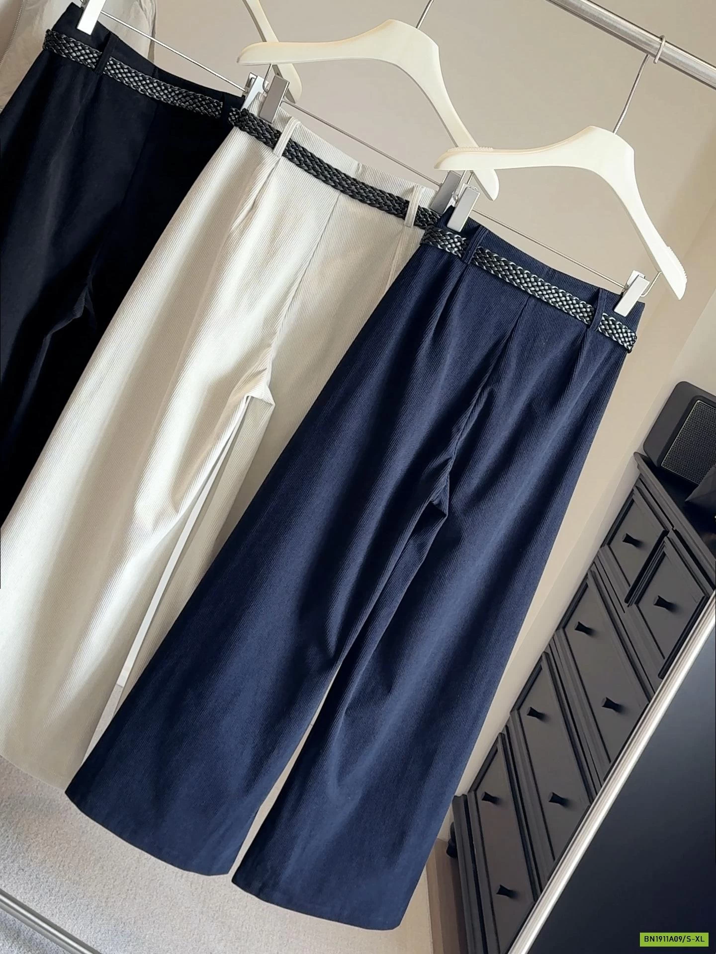 QUẦN SUÔNG NHUNG TĂM ANNA