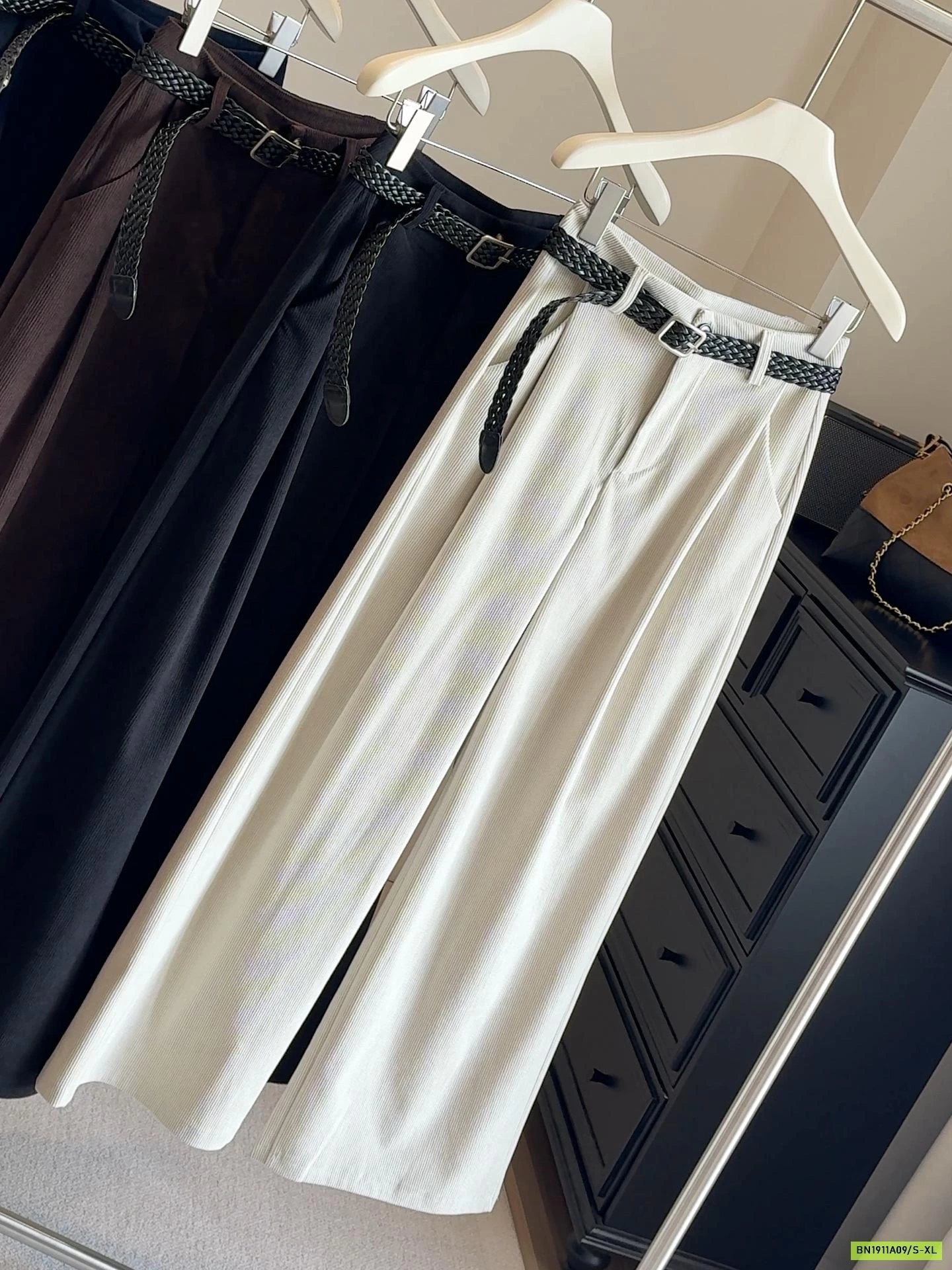 QUẦN SUÔNG NHUNG TĂM ANNA