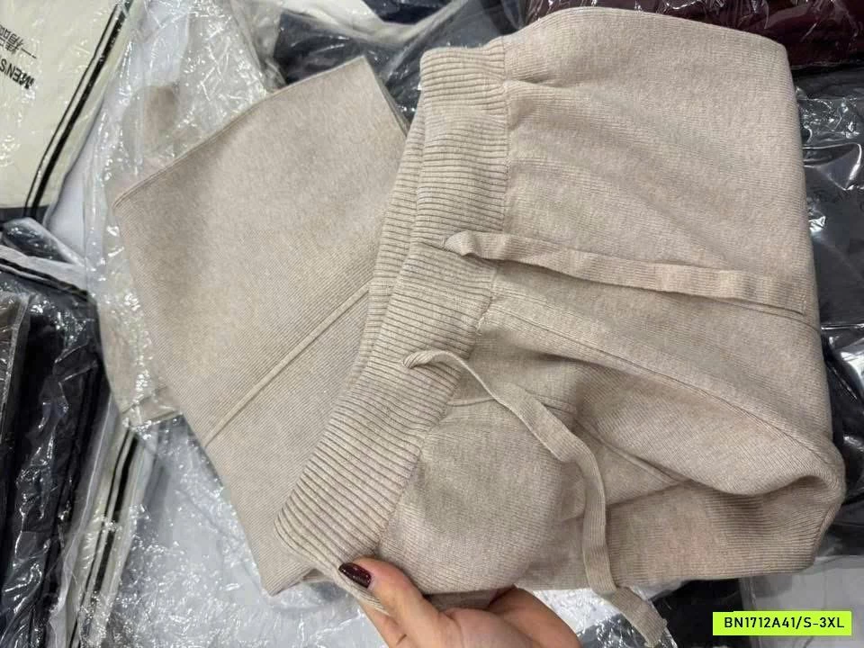 QUẦN LEN SUÔNG GÂN TRƯỚC