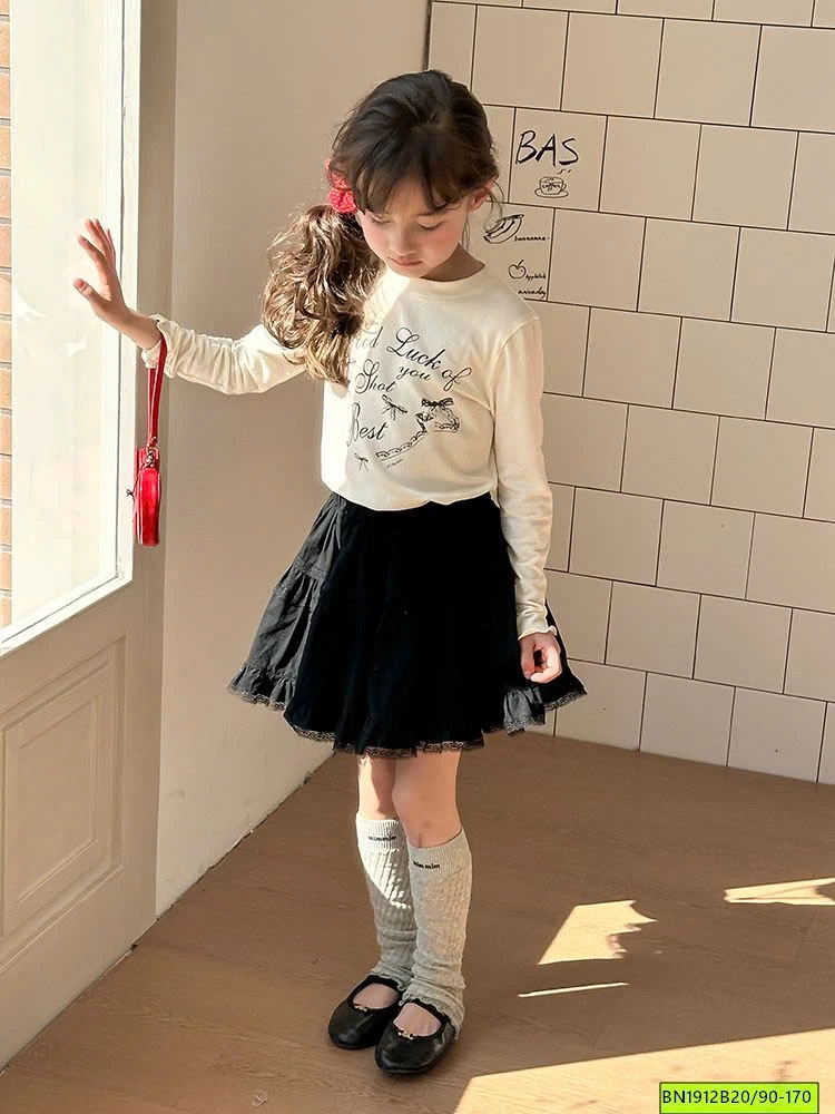 CHÂN VÁY VIỀN REN AMBBKIDS 25A001