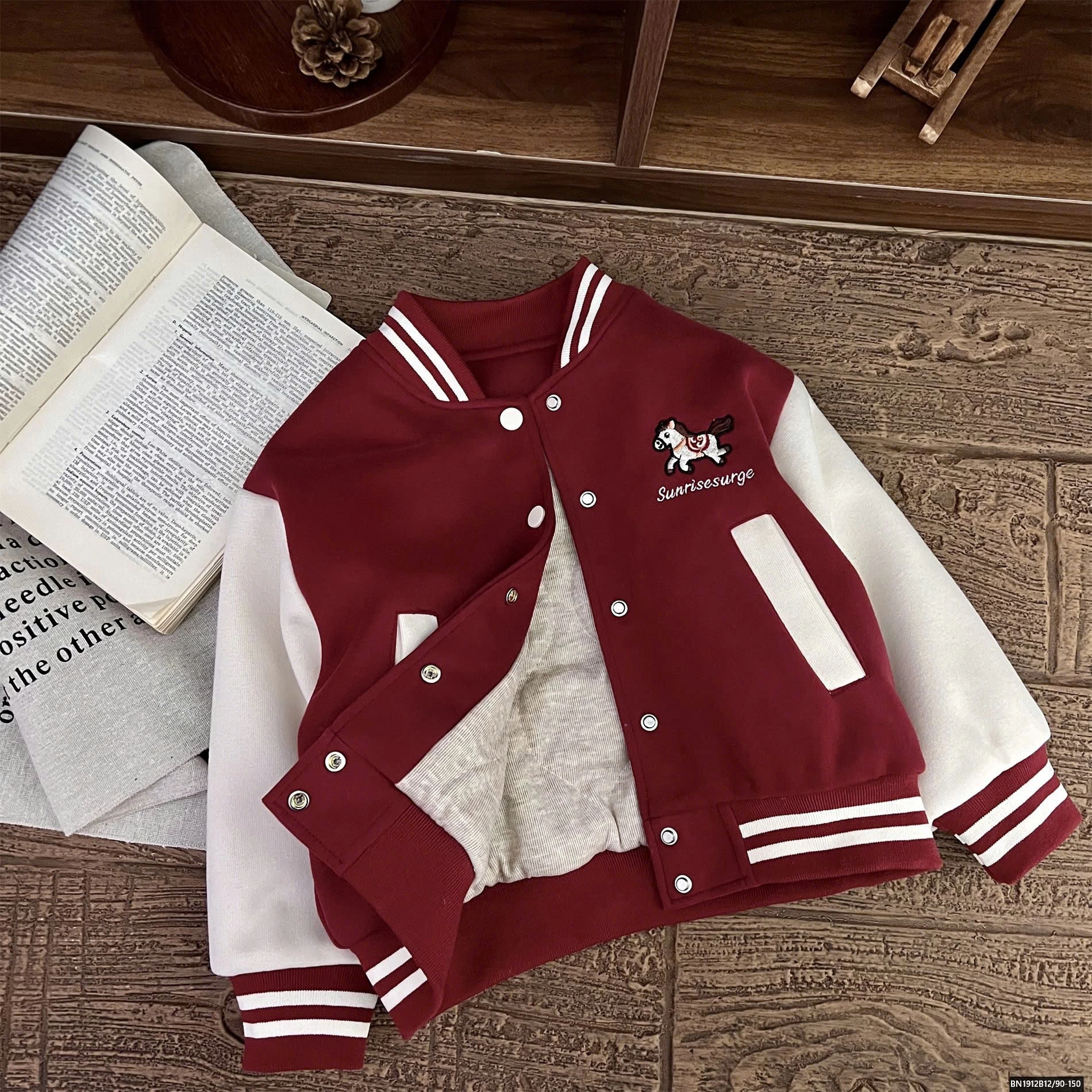 ÁO KHOÁC NỈ LOGO NGỰA  MẸ VÀ BÉ