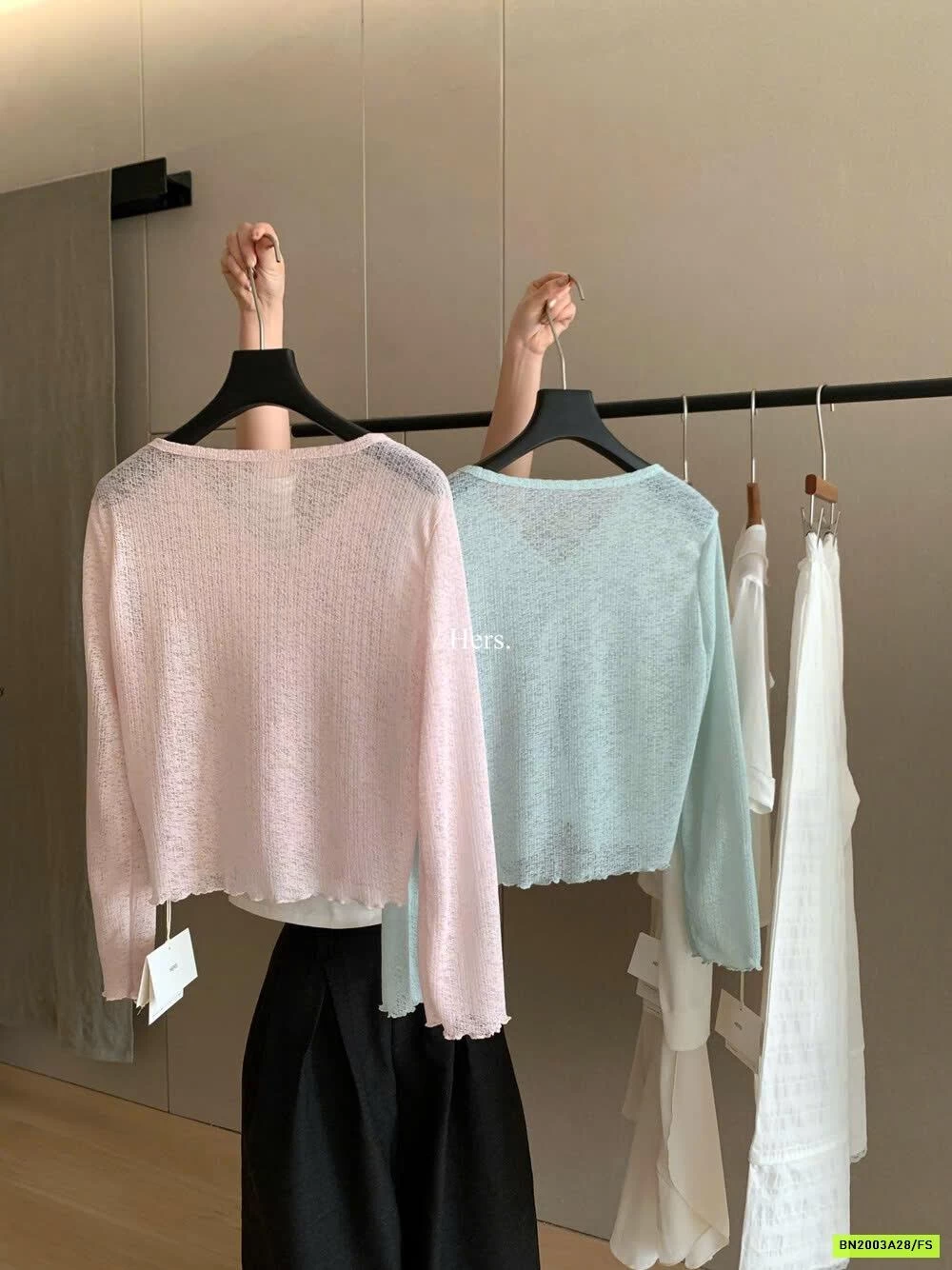 KHOÁC MỎNG DỆT HERS