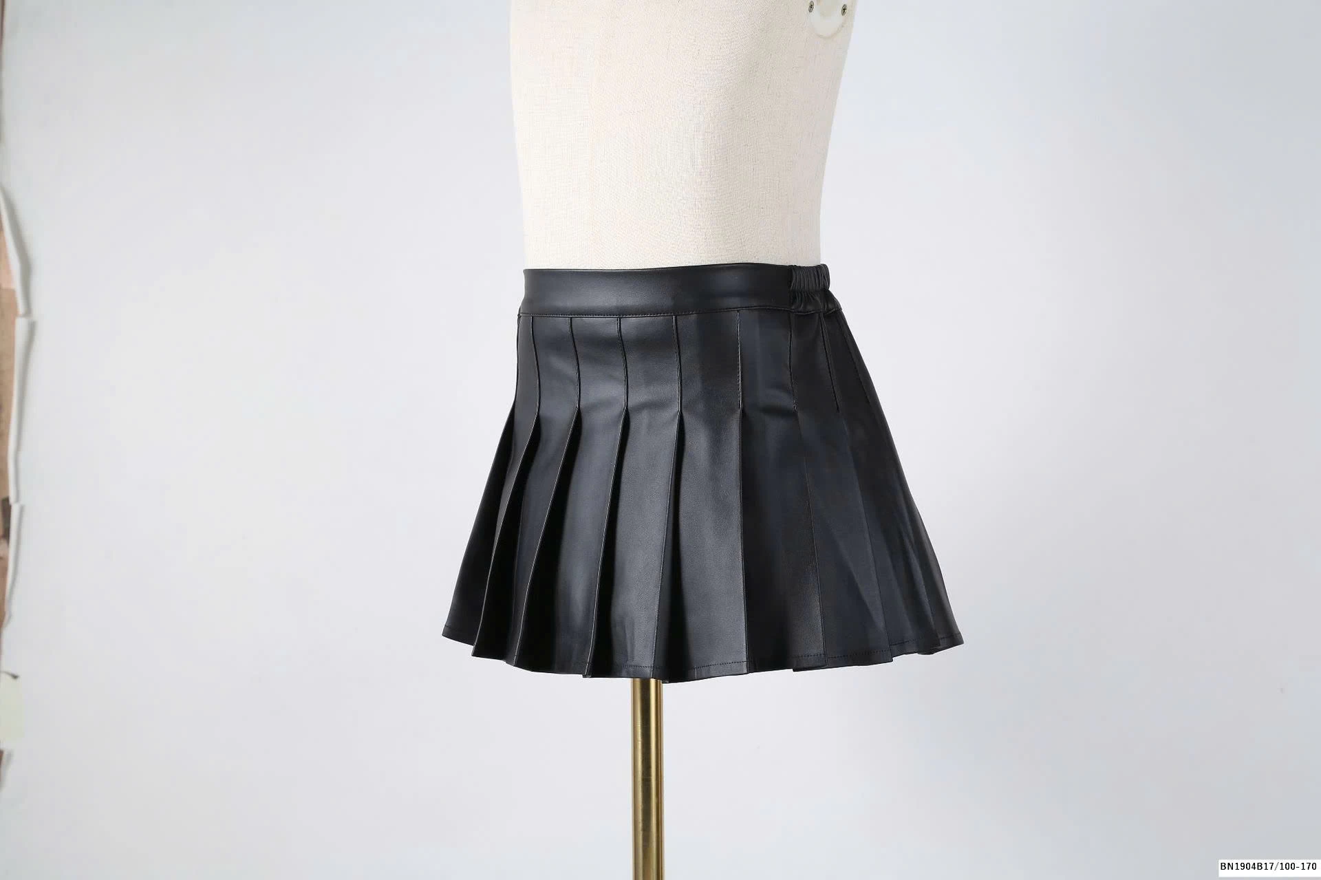 CHÂN VÁY DA XẾP LY CÁ TÍNH