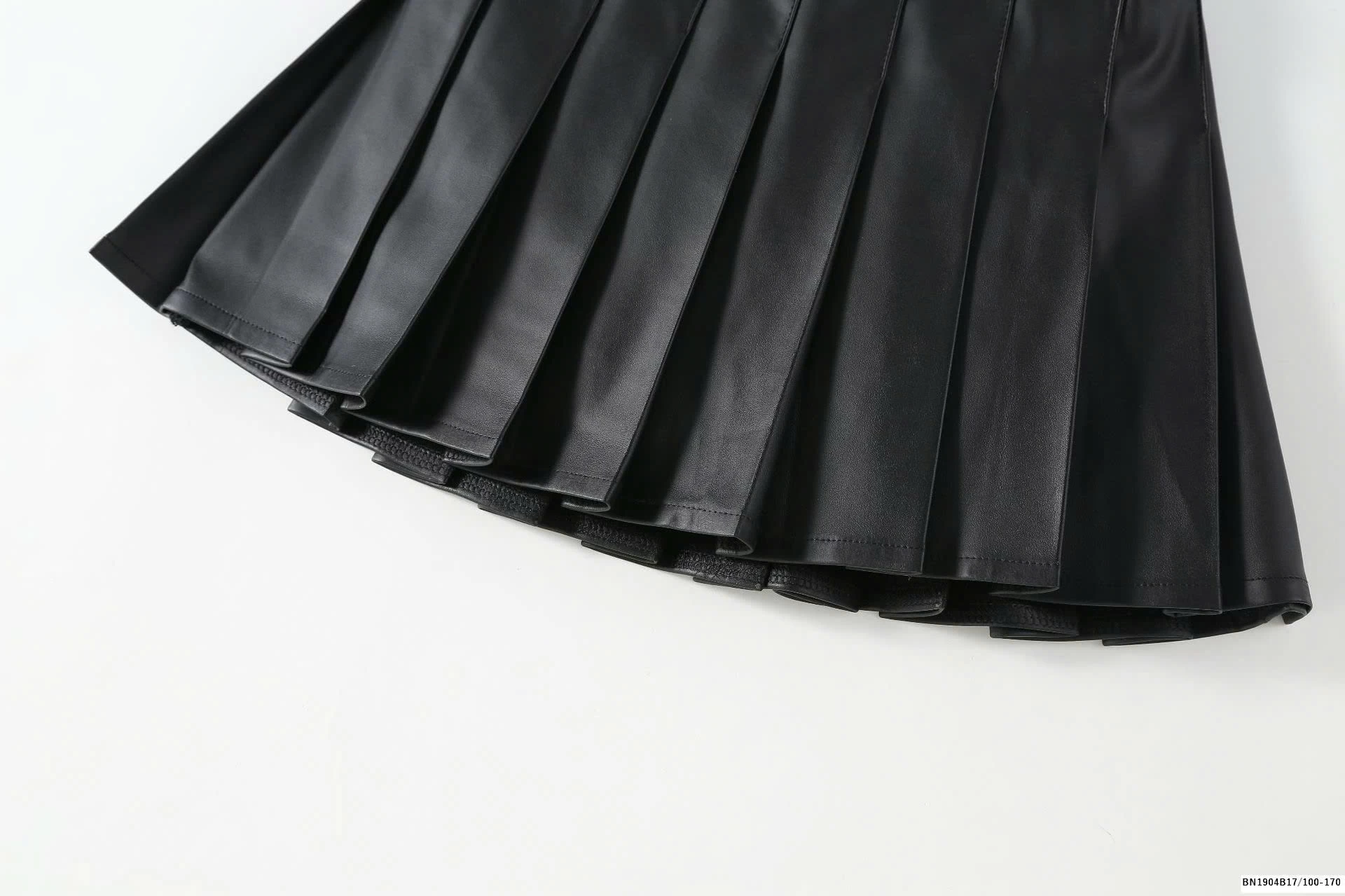 CHÂN VÁY DA XẾP LY CÁ TÍNH