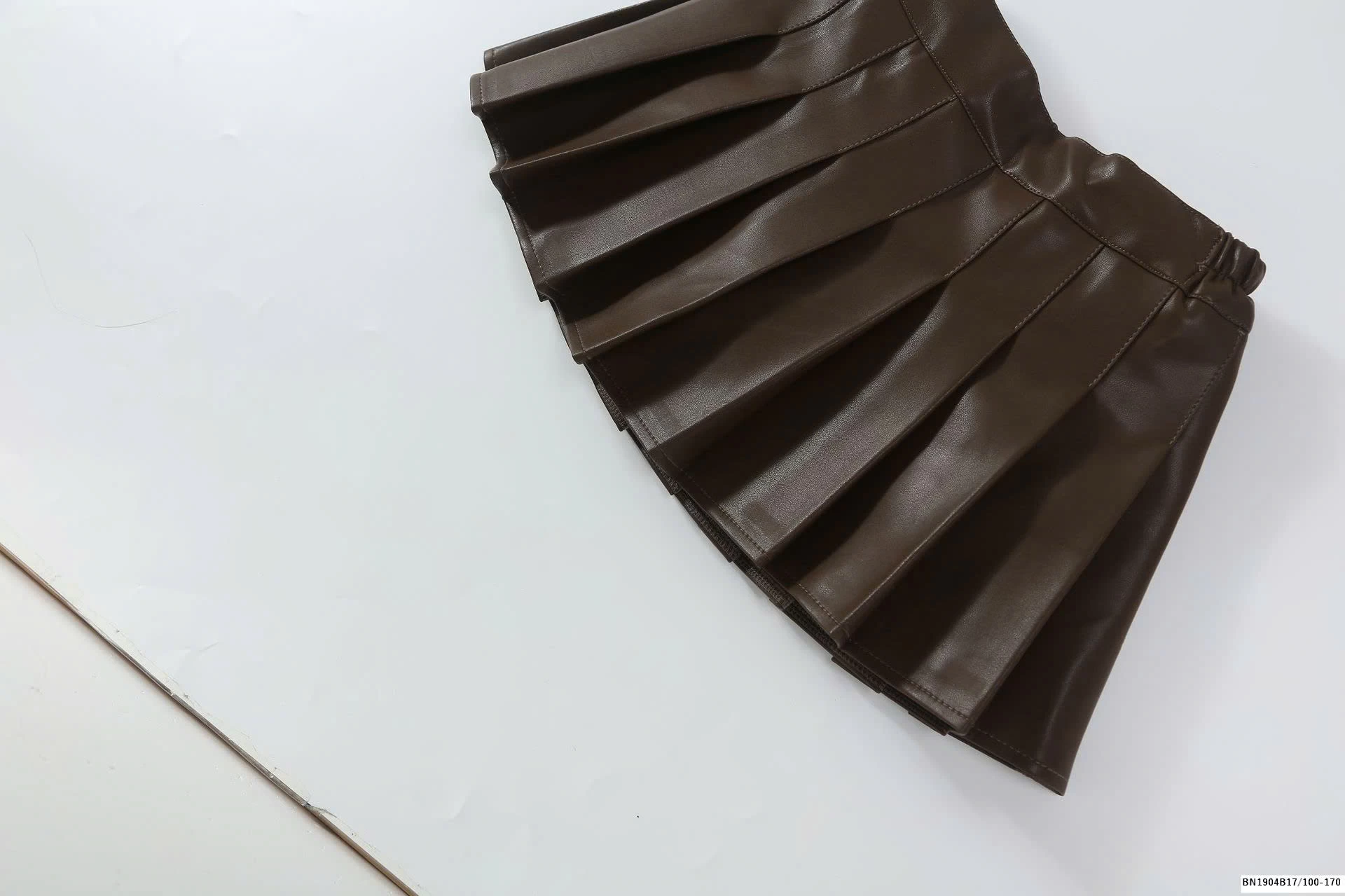 CHÂN VÁY DA XẾP LY CÁ TÍNH