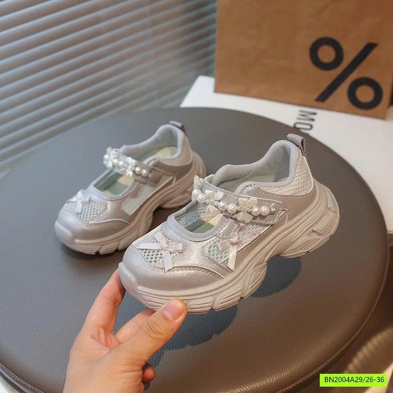 GIÀY LƯỚI THÔNG HƠI GẮN NƠ