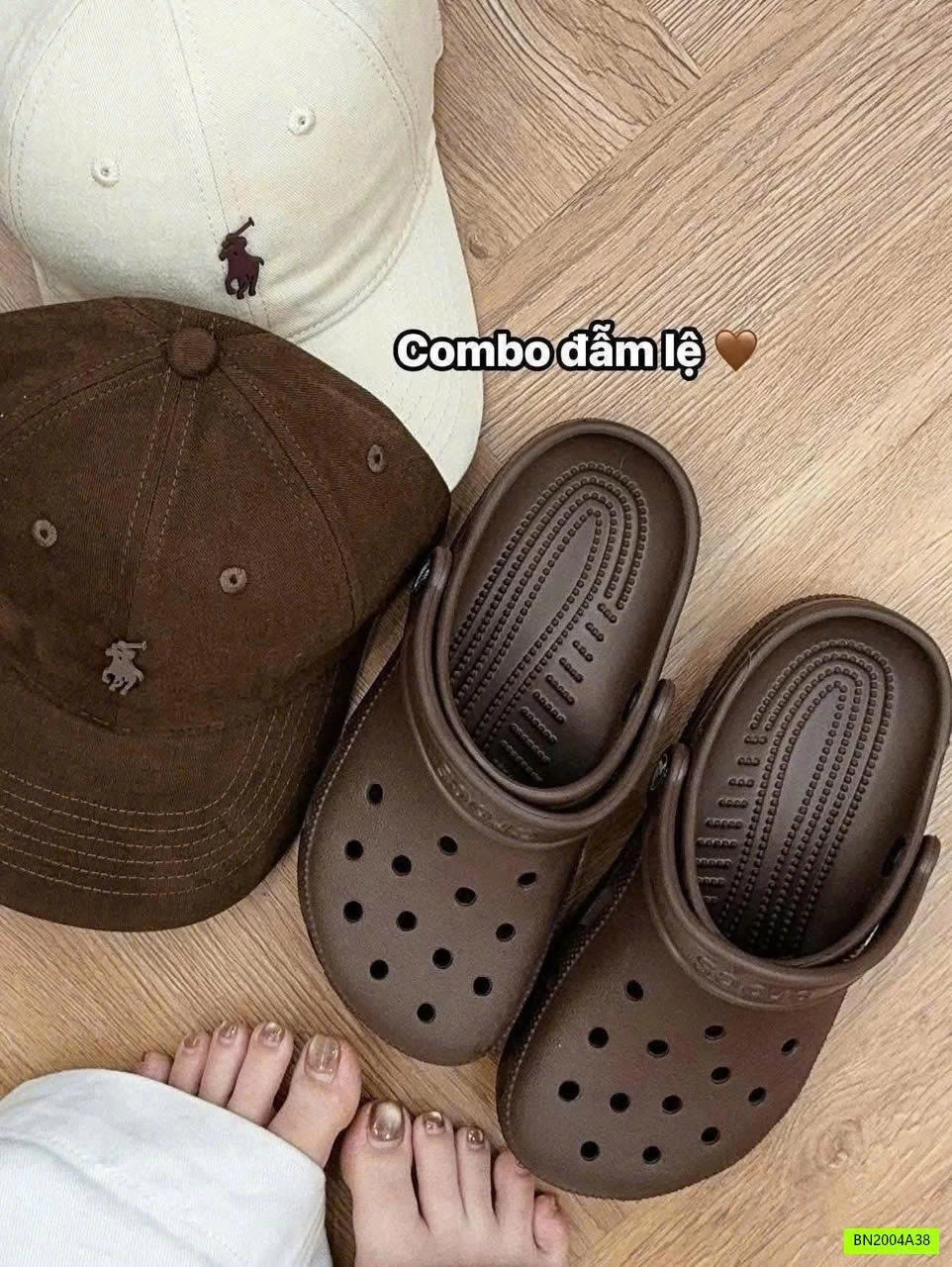 COMBO MŨ+CROCS NÂU SOCOLA