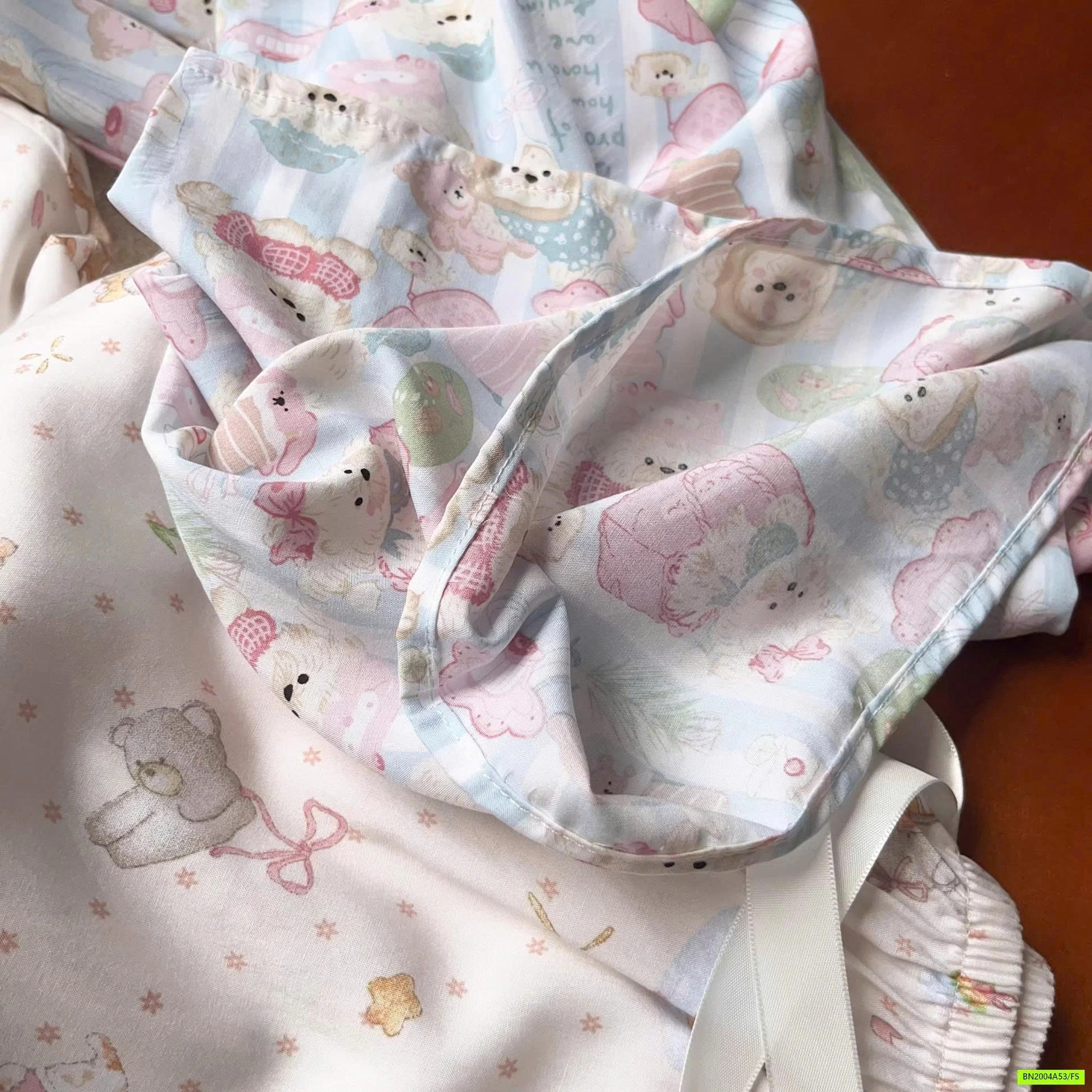 QUẦN LANH ĐŨI SUÔNG HỌA TIẾT KUTE