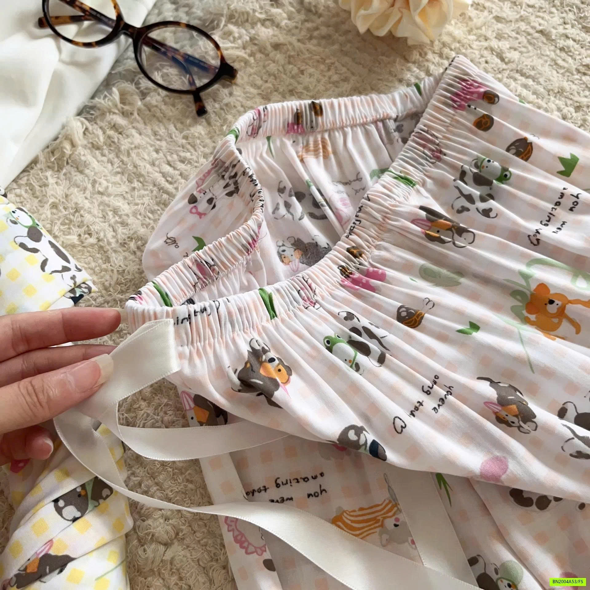 QUẦN LANH ĐŨI SUÔNG HỌA TIẾT KUTE