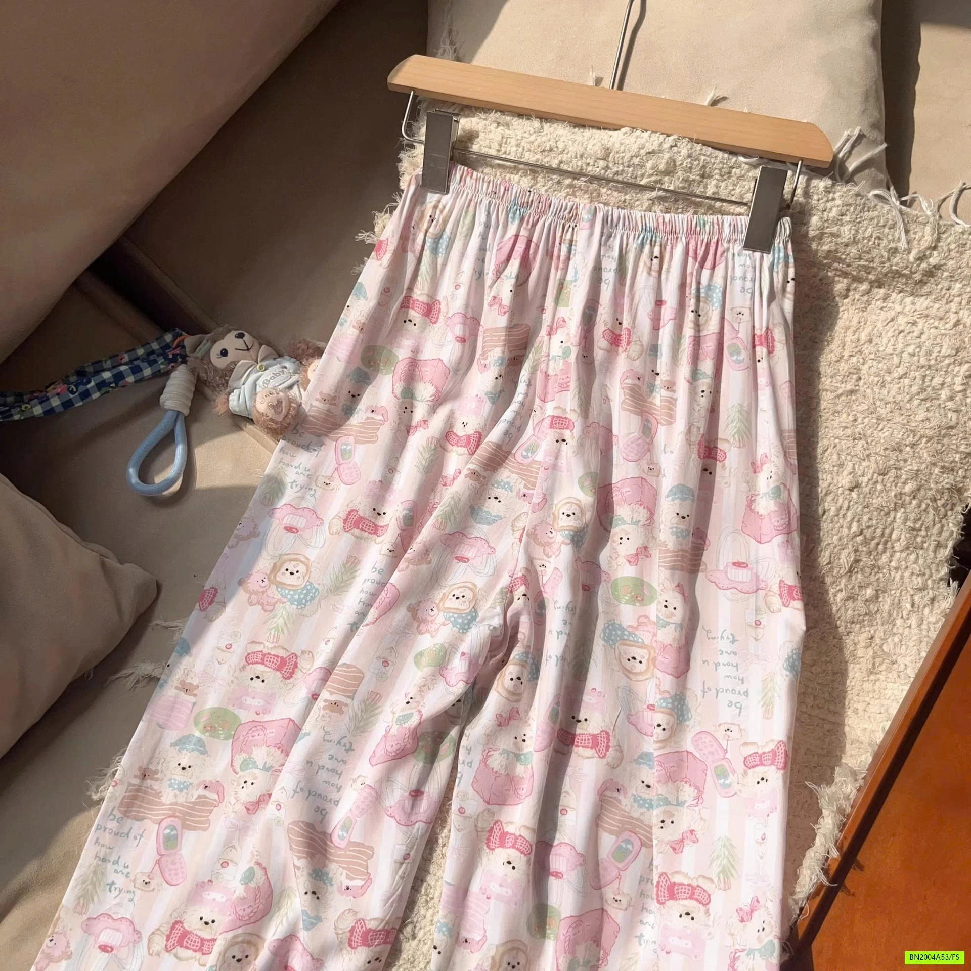 QUẦN LANH ĐŨI SUÔNG HỌA TIẾT KUTE