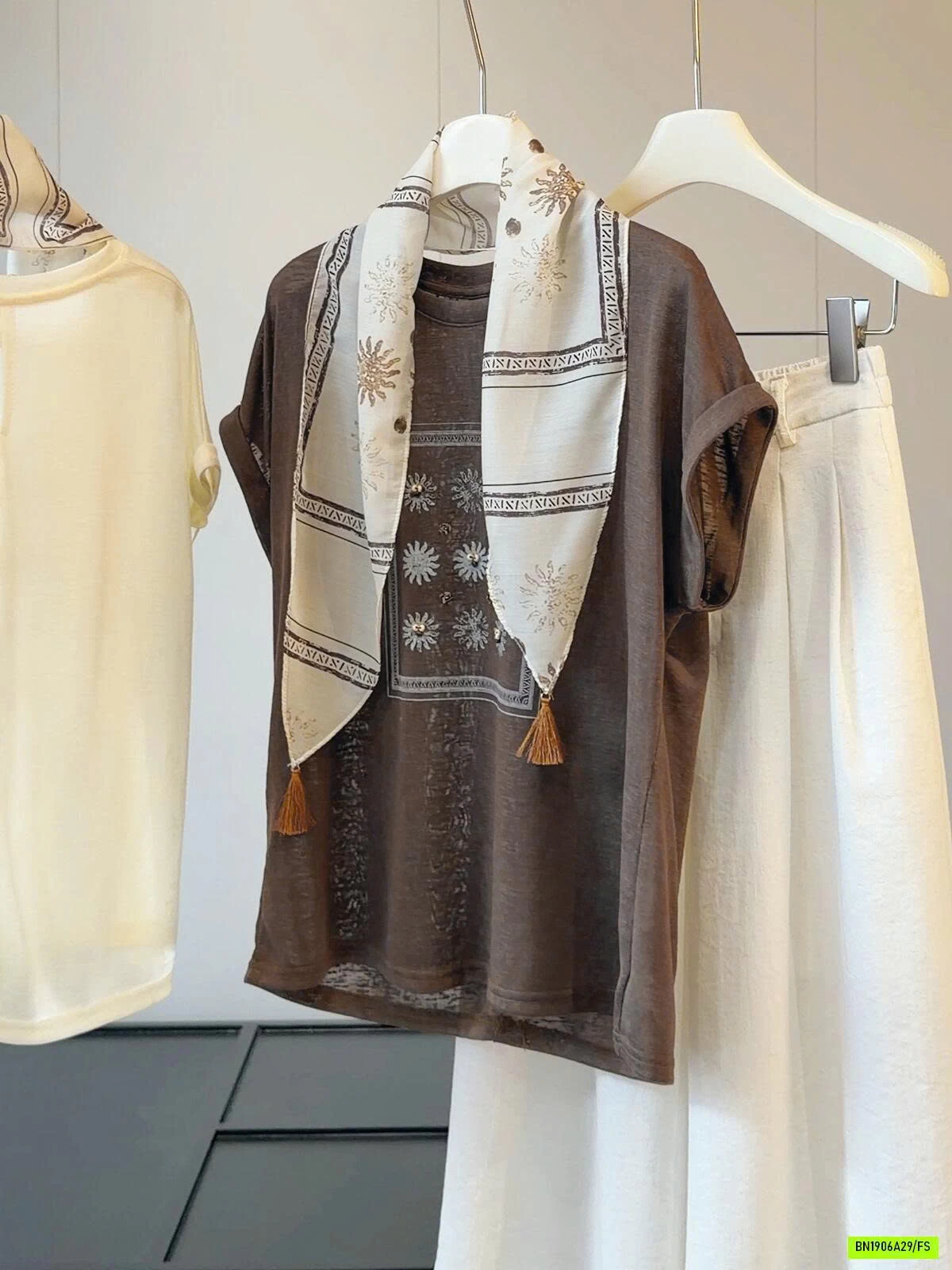 ÁO THUN XƯỚC ANNA KÈM KHĂN VINTAGE