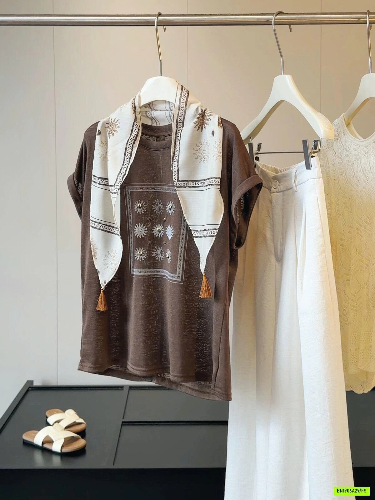 ÁO THUN XƯỚC ANNA KÈM KHĂN VINTAGE