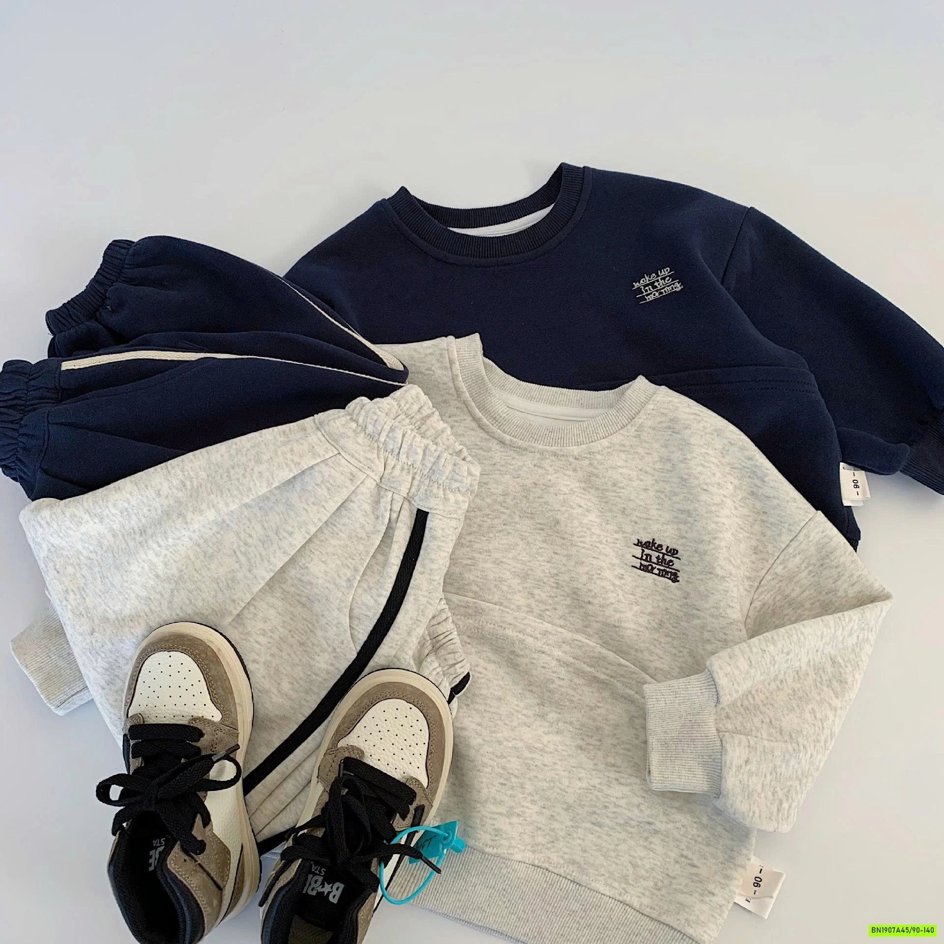 SÉT NỈ THỂ THAO QUẦN SỌC