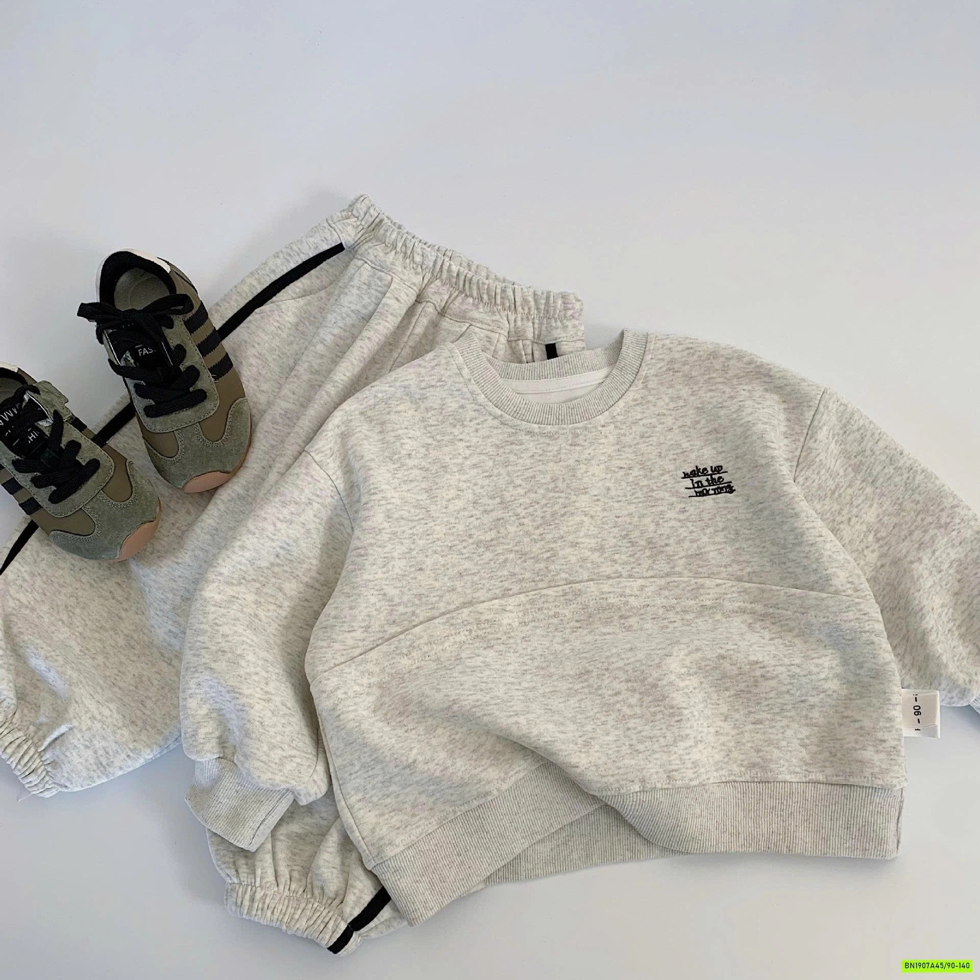 SÉT NỈ THỂ THAO QUẦN SỌC