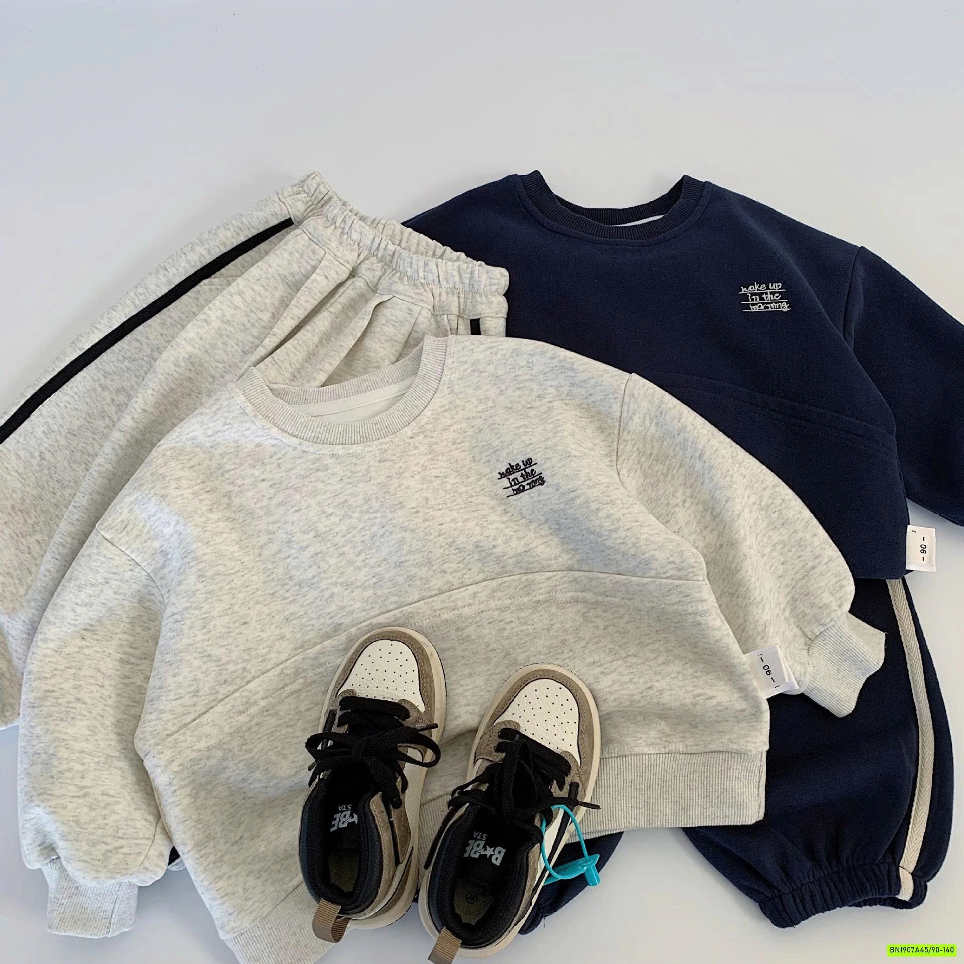 SÉT NỈ THỂ THAO QUẦN SỌC